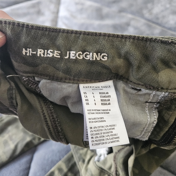 American Eagle Camo Skinny Jeans - Picture 3 of 3